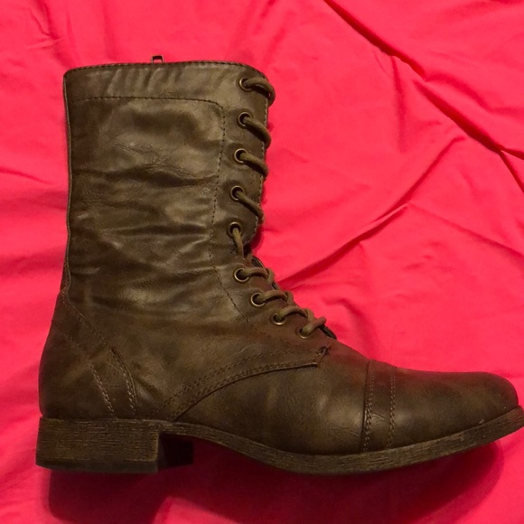 Charlotte Russe Size 6 Lace Up Boots with Zipper - Picture 3 of 5